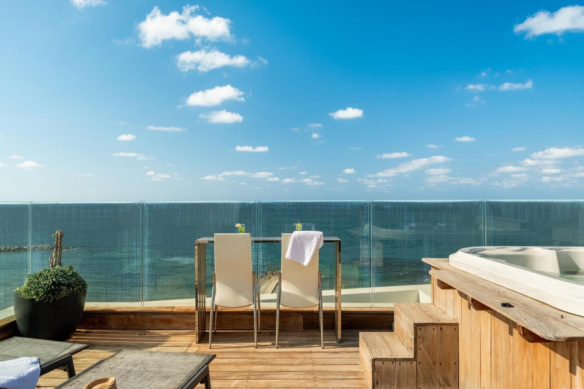 Penthouse 3Br + Roof Top + Parking - On The Beach Haifa Exterior foto
