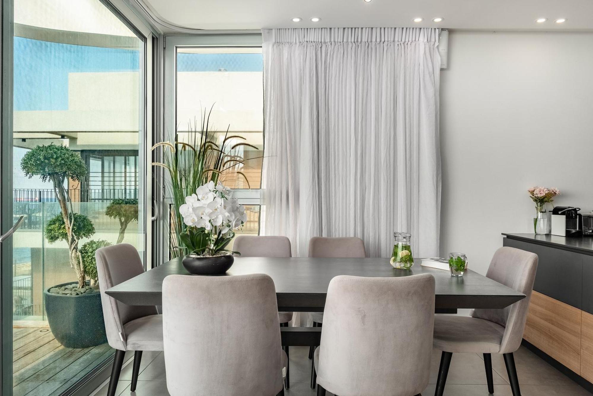 Penthouse 3Br + Roof Top + Parking - On The Beach Haifa Exterior foto