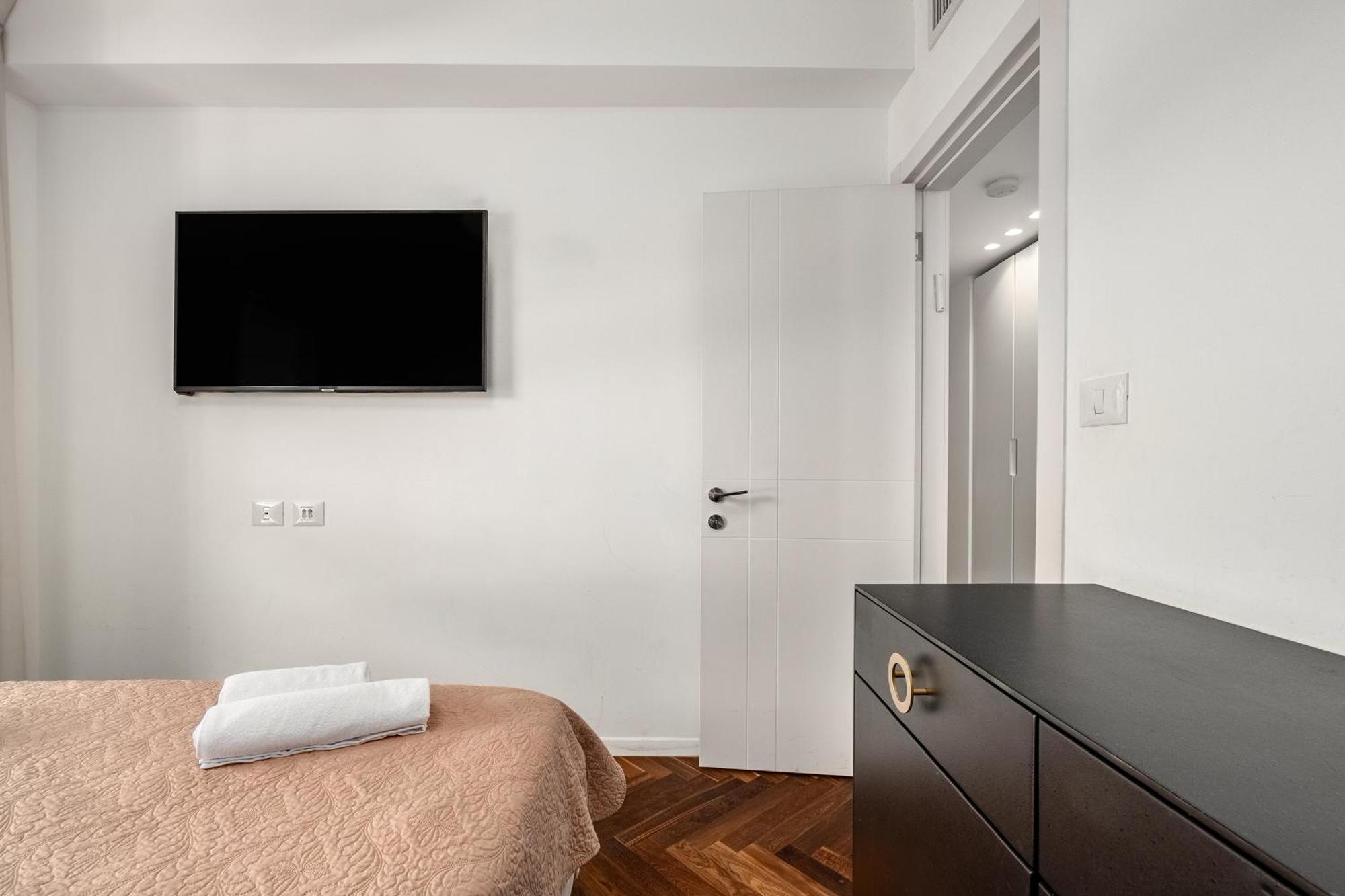 Penthouse 3Br + Roof Top + Parking - On The Beach Haifa Exterior foto